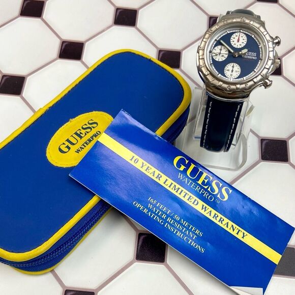 Vintage 1995 GUESS Waterpro Men’s Unisex Chronograph Watch with Original Case - Picture 8 of 16